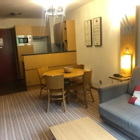 Διαμέρισμα 2p Avec Balcon, Piscine, Sauna Et Parking - Pied Des Pistes Arc 1800 - Fr-1-346-318